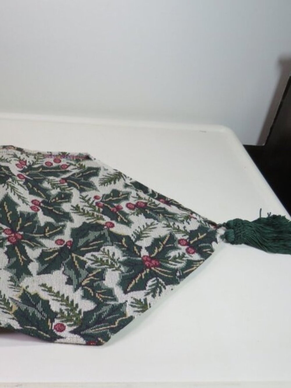 Vintage Victorian Holly Tapestry Table Runner Dark Forest Green Tassels 68x12 - Picture 8 of 9